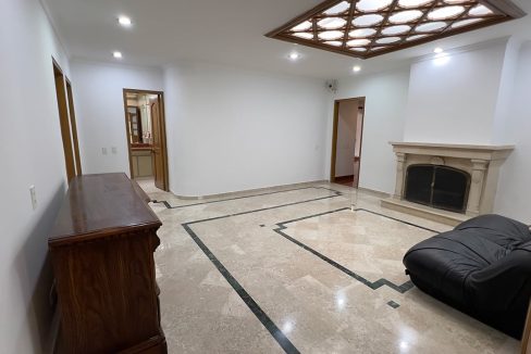 Casa-en-venta-en-Santa-Bárbara-Occidental-16